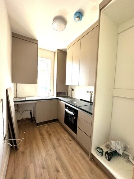 Flat East Avenue in Greater London