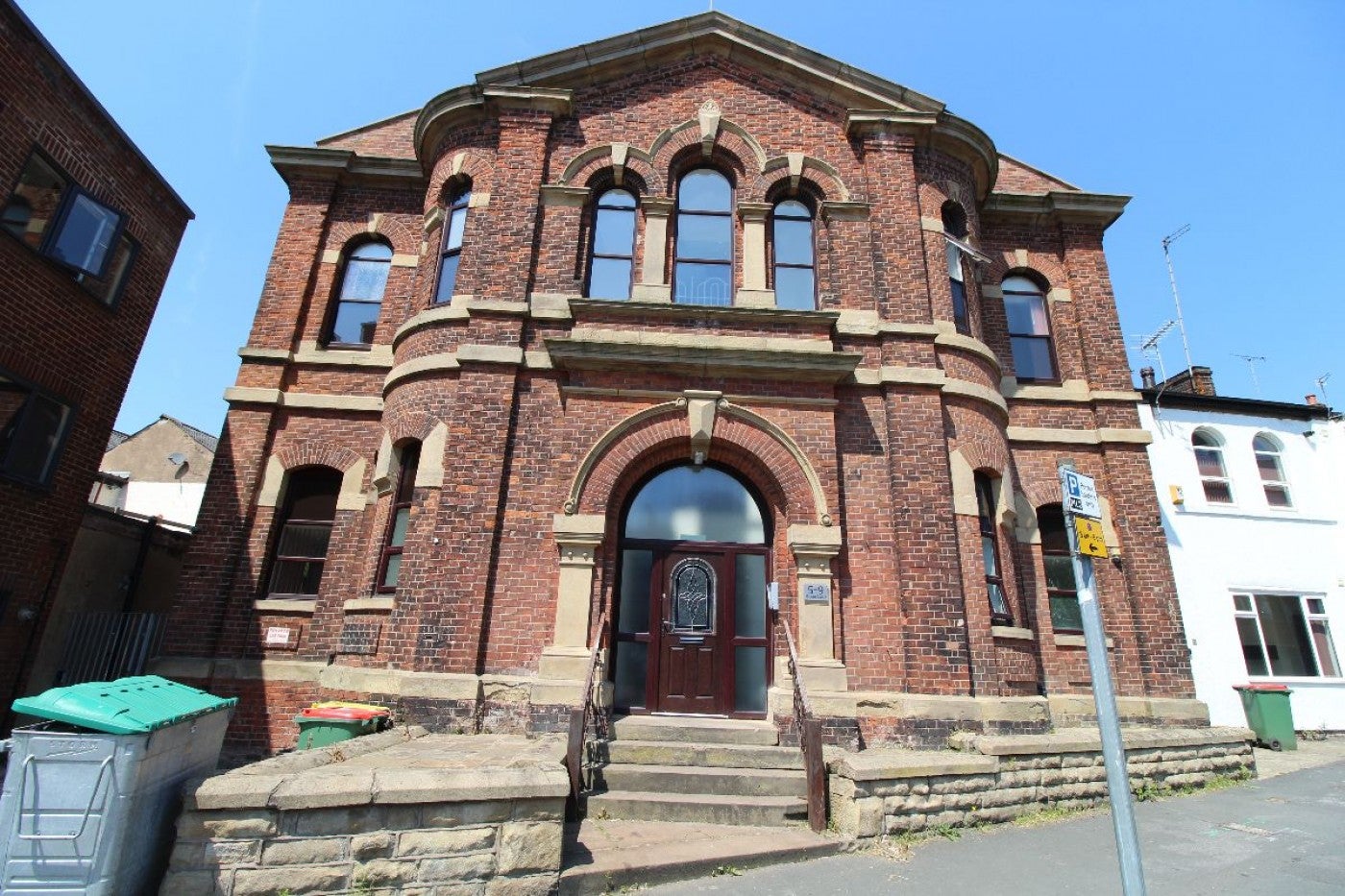 Flat Adelphi Place in Preston
