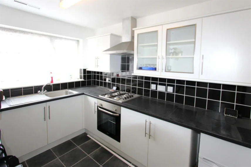 Flat Maida Road in Chatham