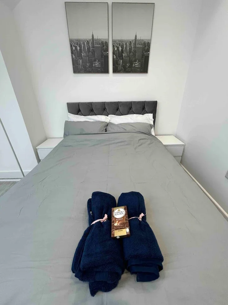 Flat Fairfield Road in Greater London