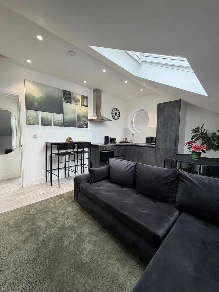 Flat Fairfield Road in Greater London