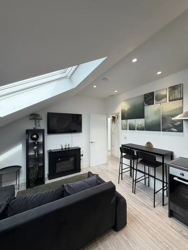 Flat Fairfield Road in Greater London