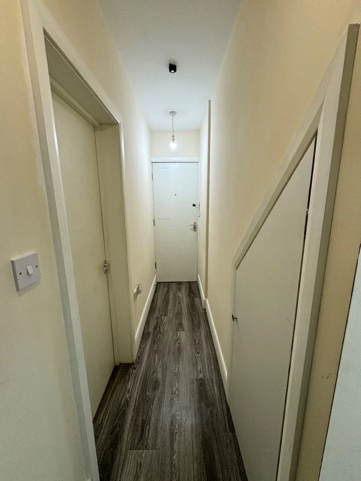 Room Morley Crescent East in Greater London