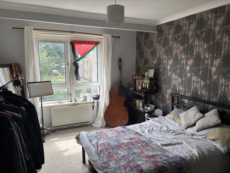 Room Bunessan Street in Glasgow