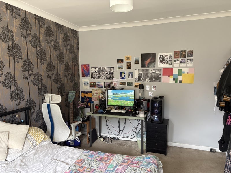 Room Bunessan Street in Glasgow