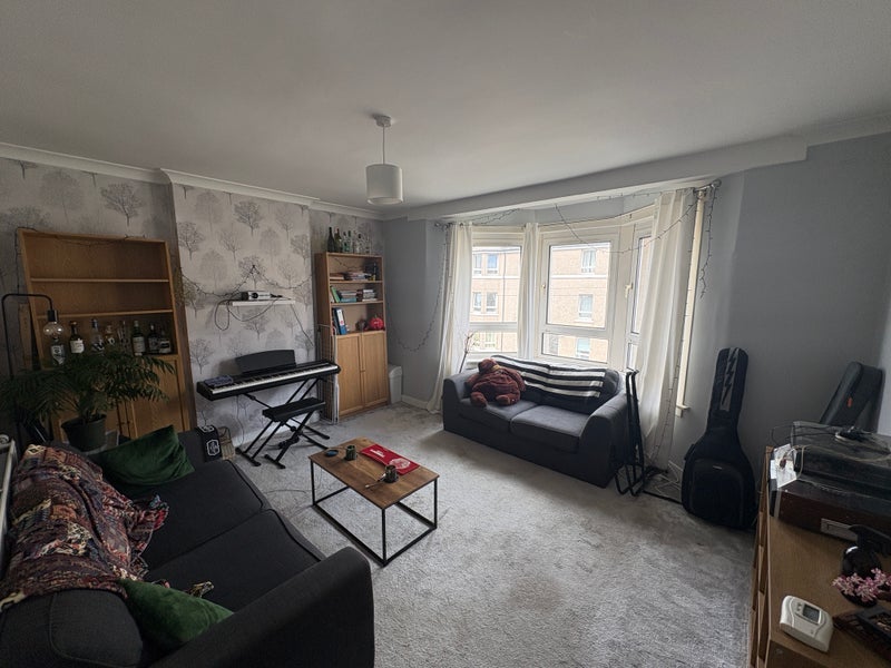 Room Bunessan Street in Glasgow