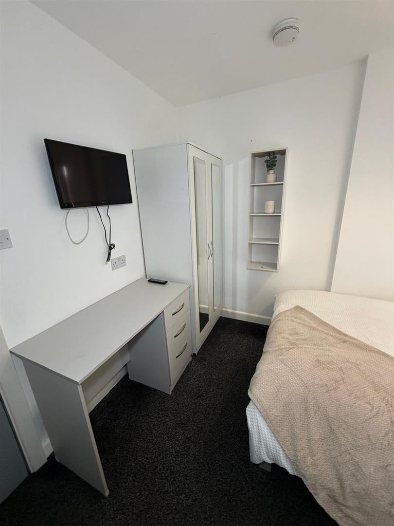 Room Northumberland Road in Coventry
