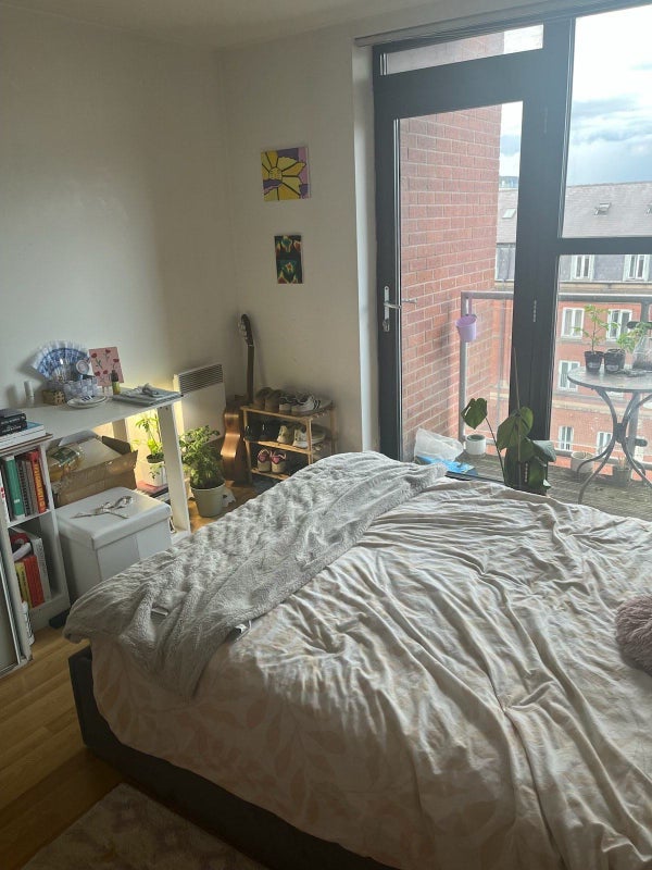 Room Chapel Street in Salford