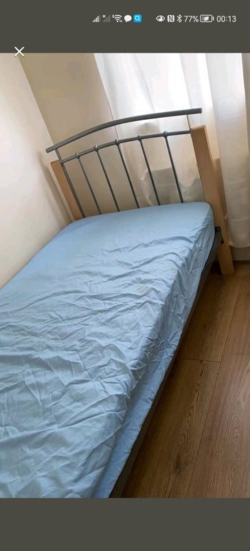 Room Sanderstead Road in Greater London