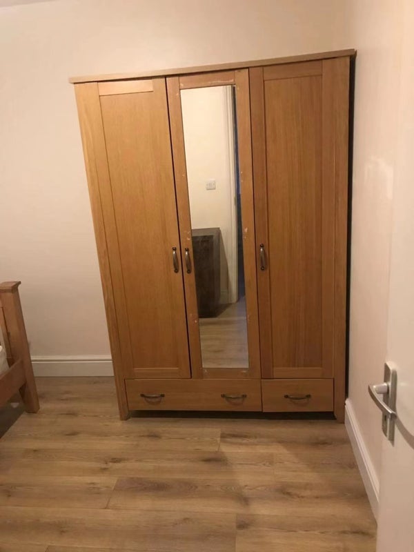Room Sanderstead Road in Greater London