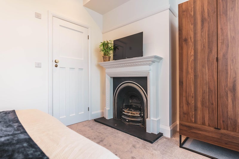Room Southmead Road in Bristol
