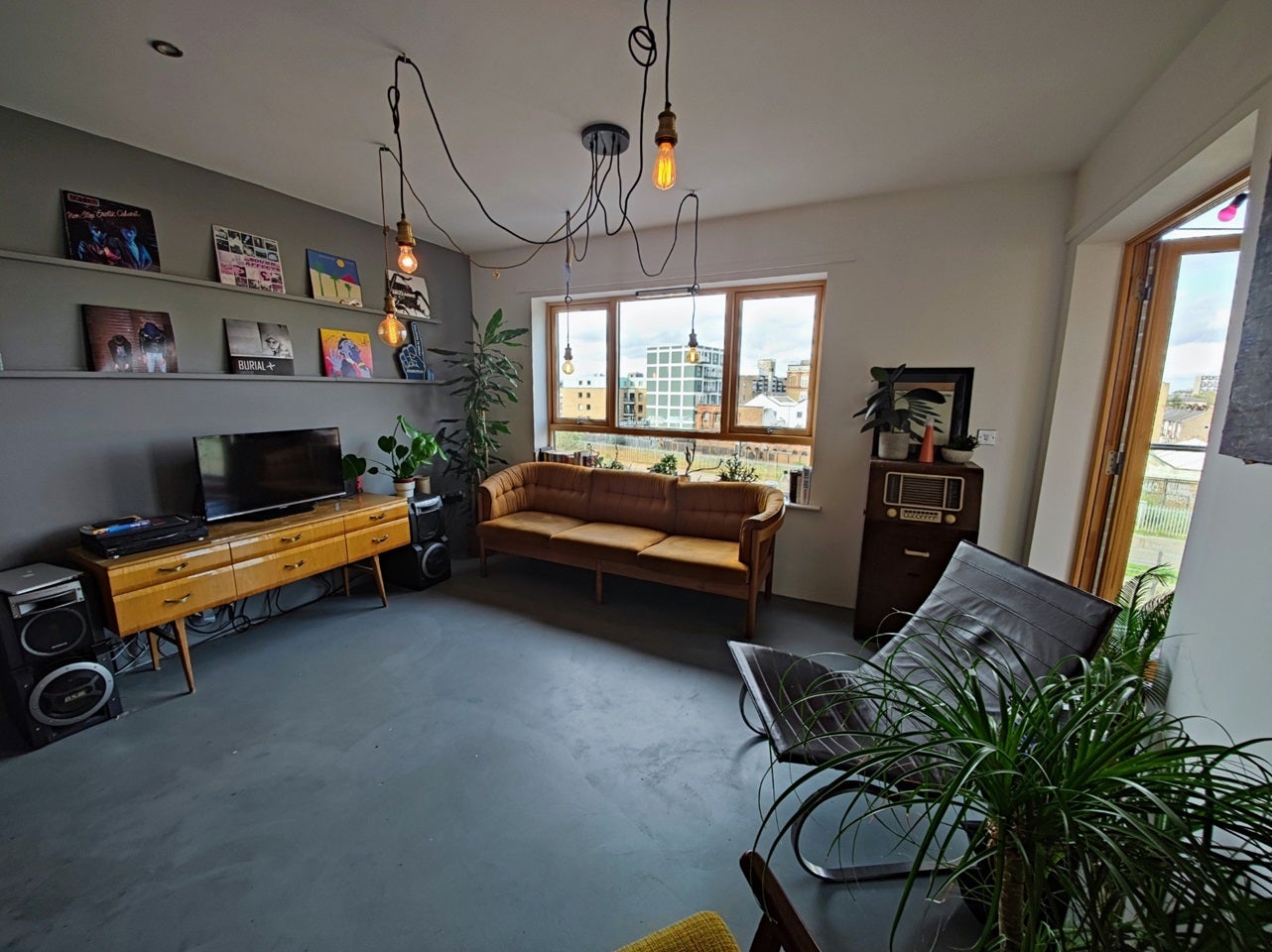 Flat Pedley Street in Greater London