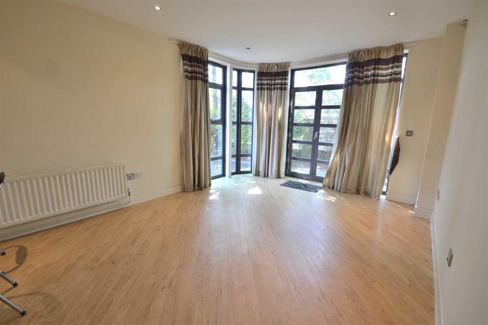 Flat Bury New Road in Prestwich