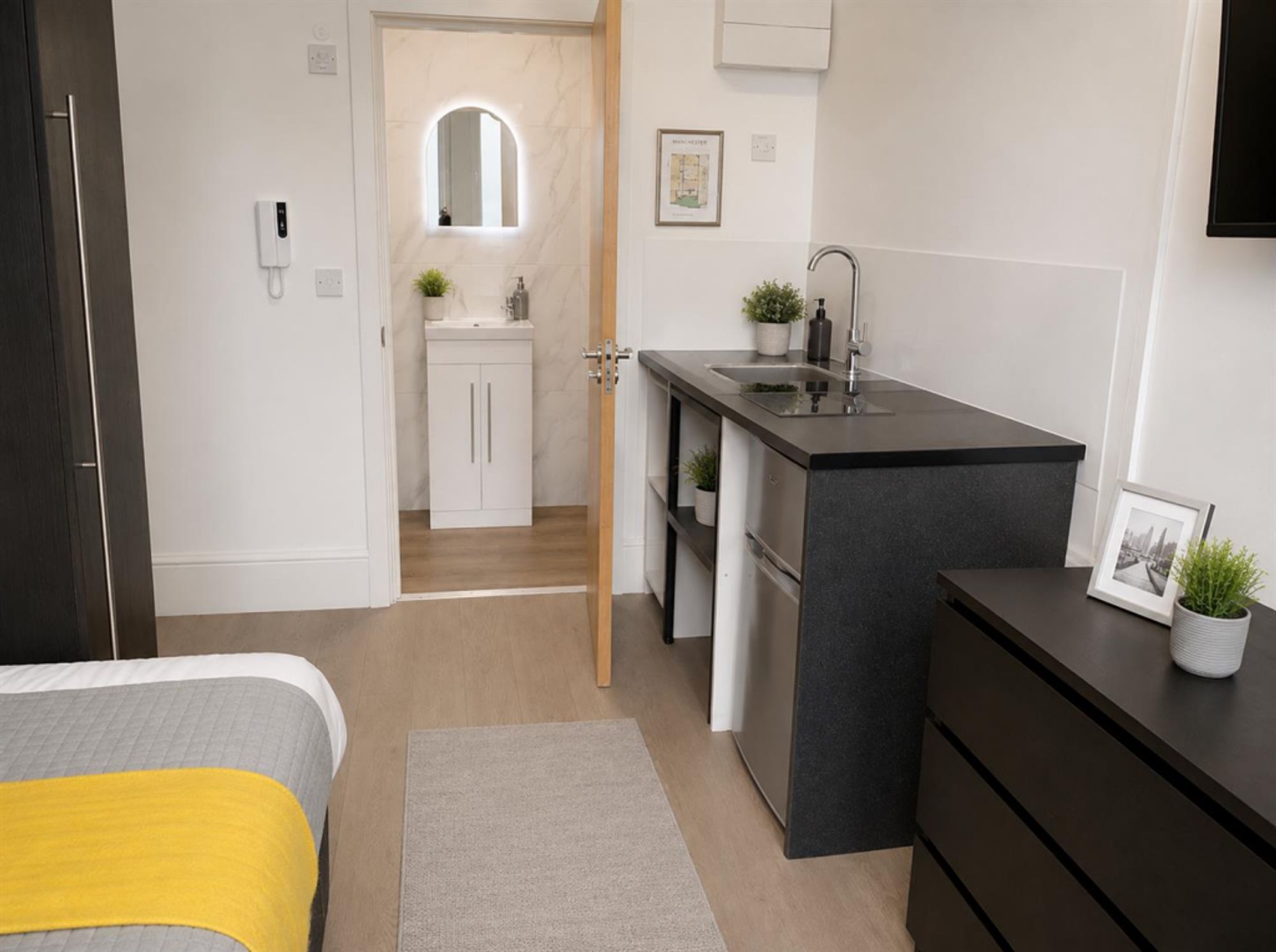 Room Woolwich Road in Greater London