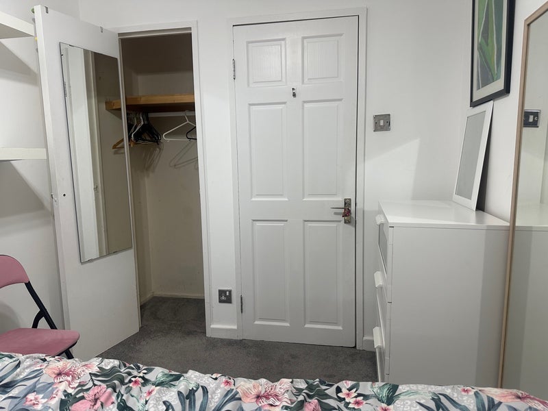Room Donegal Street in Greater London