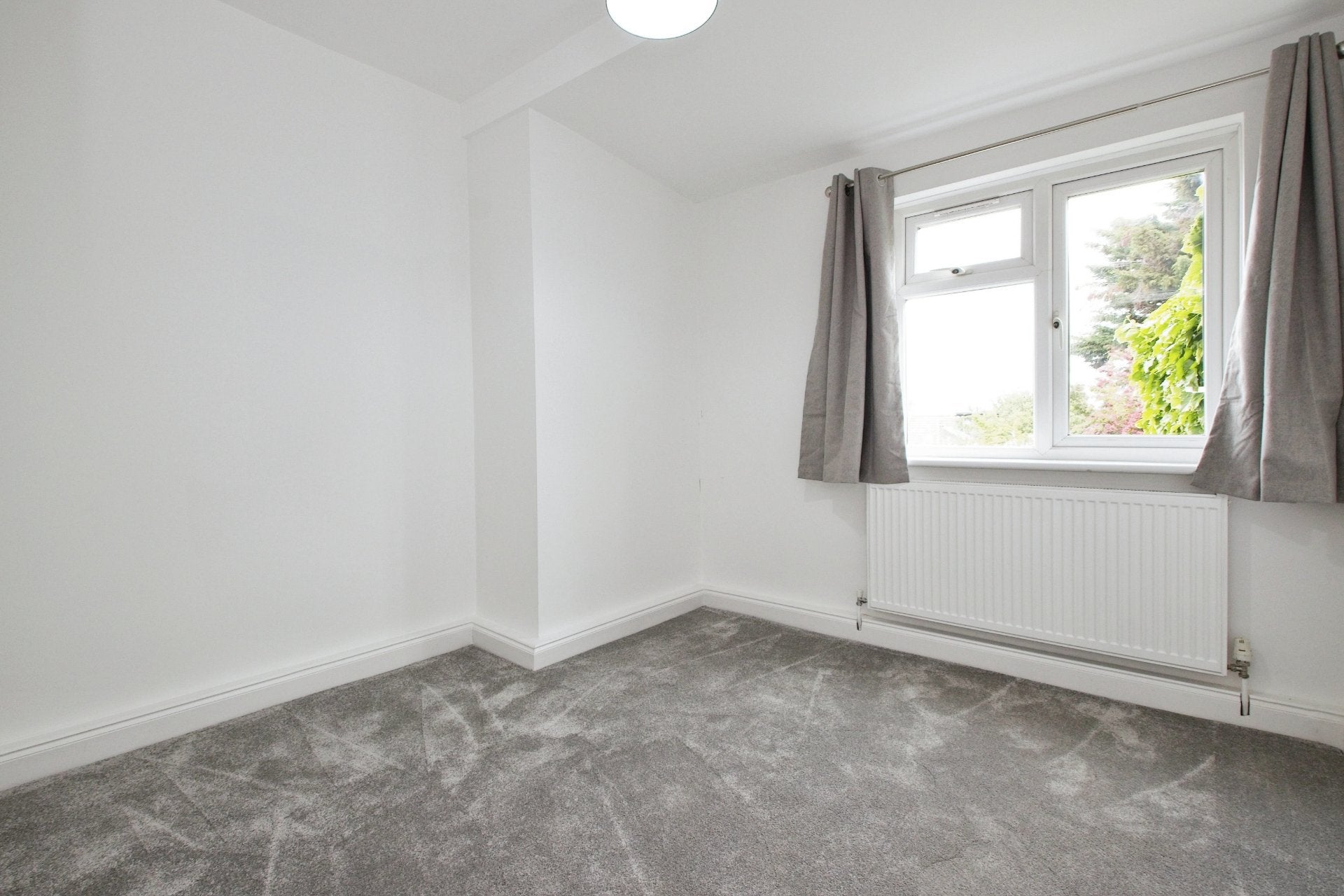Flat Dallin Road in Greater London