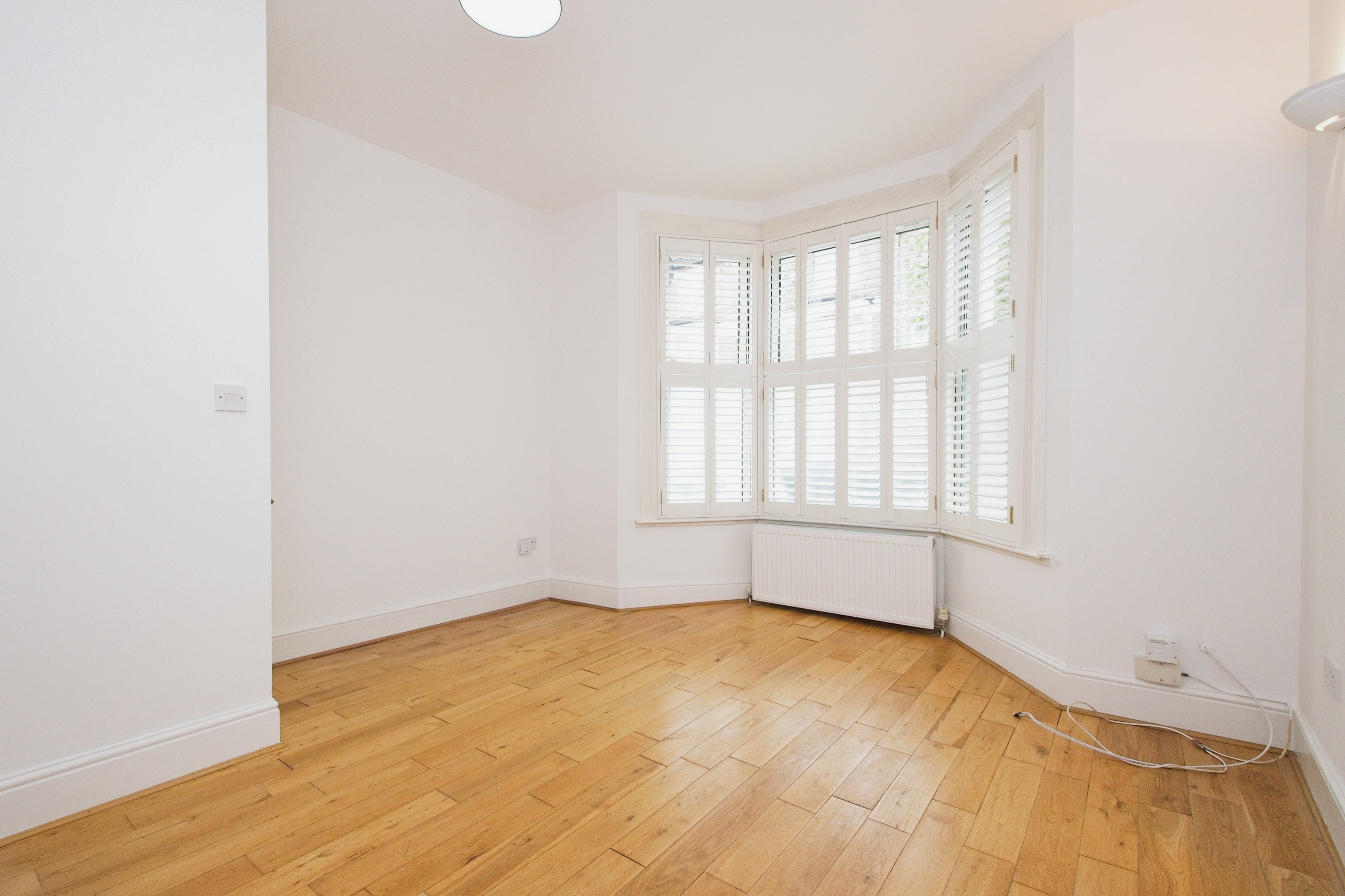 Flat Dallin Road in Greater London