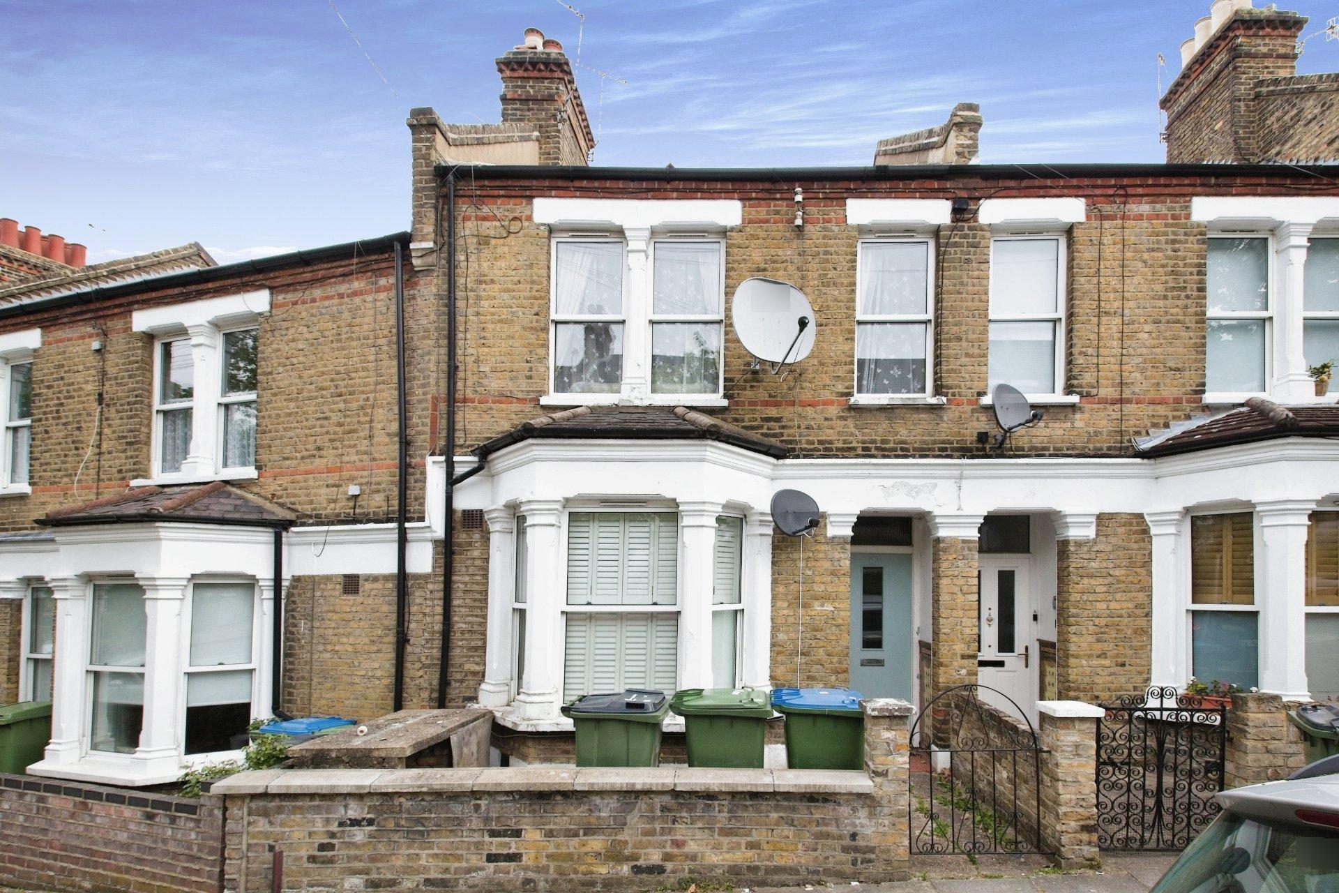 Flat Dallin Road in Greater London
