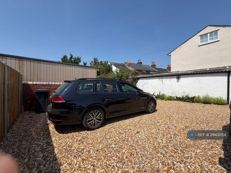 House Orchard Avenue in Chichester