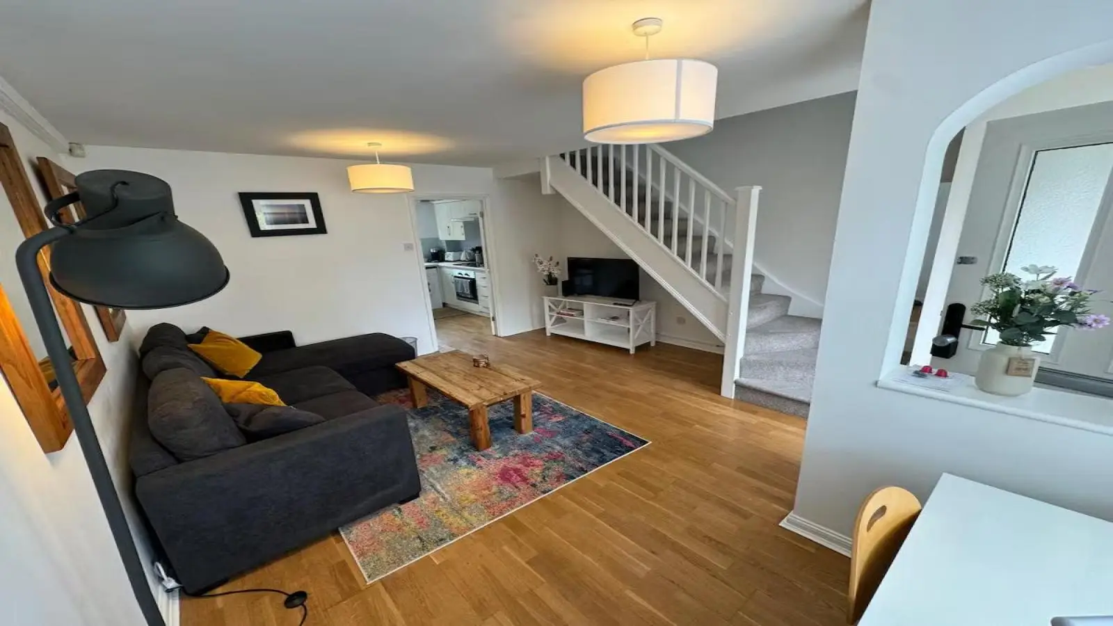 Flat Varsity Drive in Greater London
