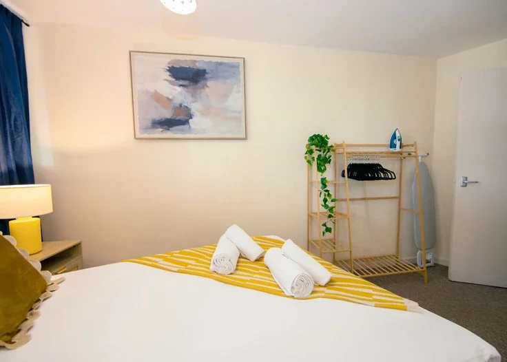 Flat Silchester Road in Greater London
