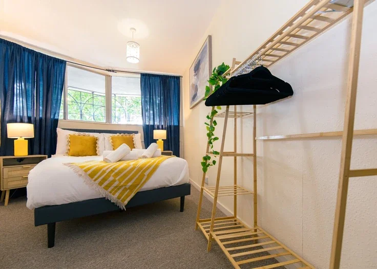 Flat Silchester Road in Greater London