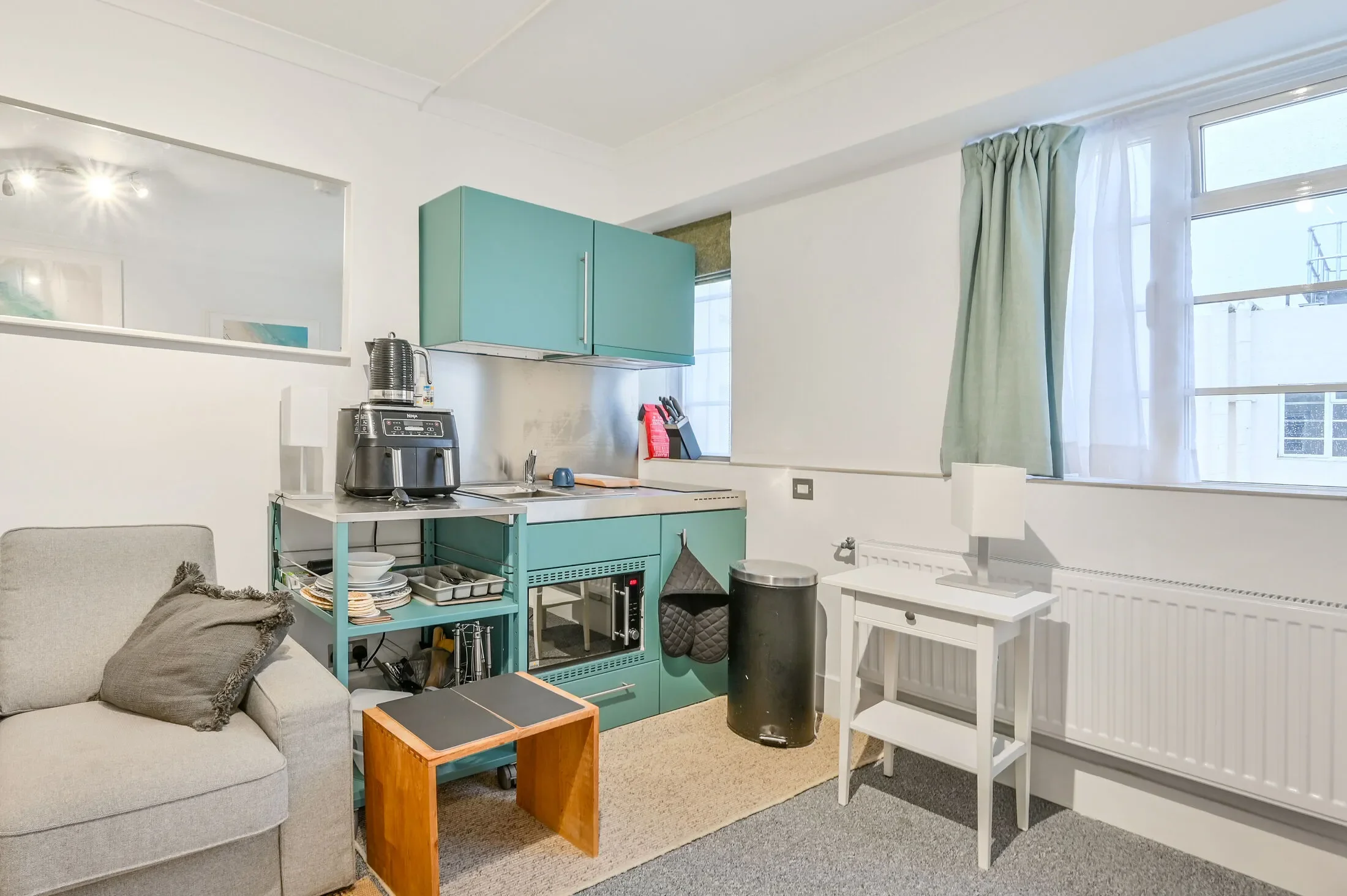 Flat Sloane Avenue in Greater London