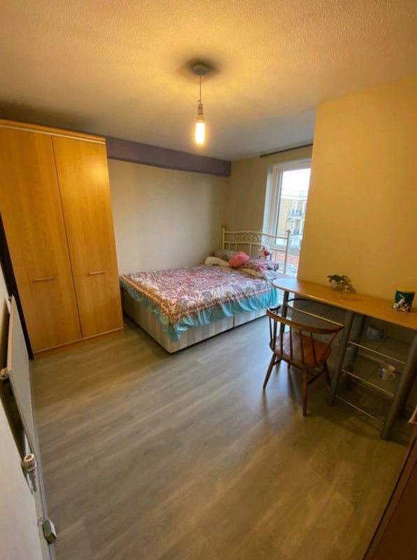 Room Manley Street in Greater London