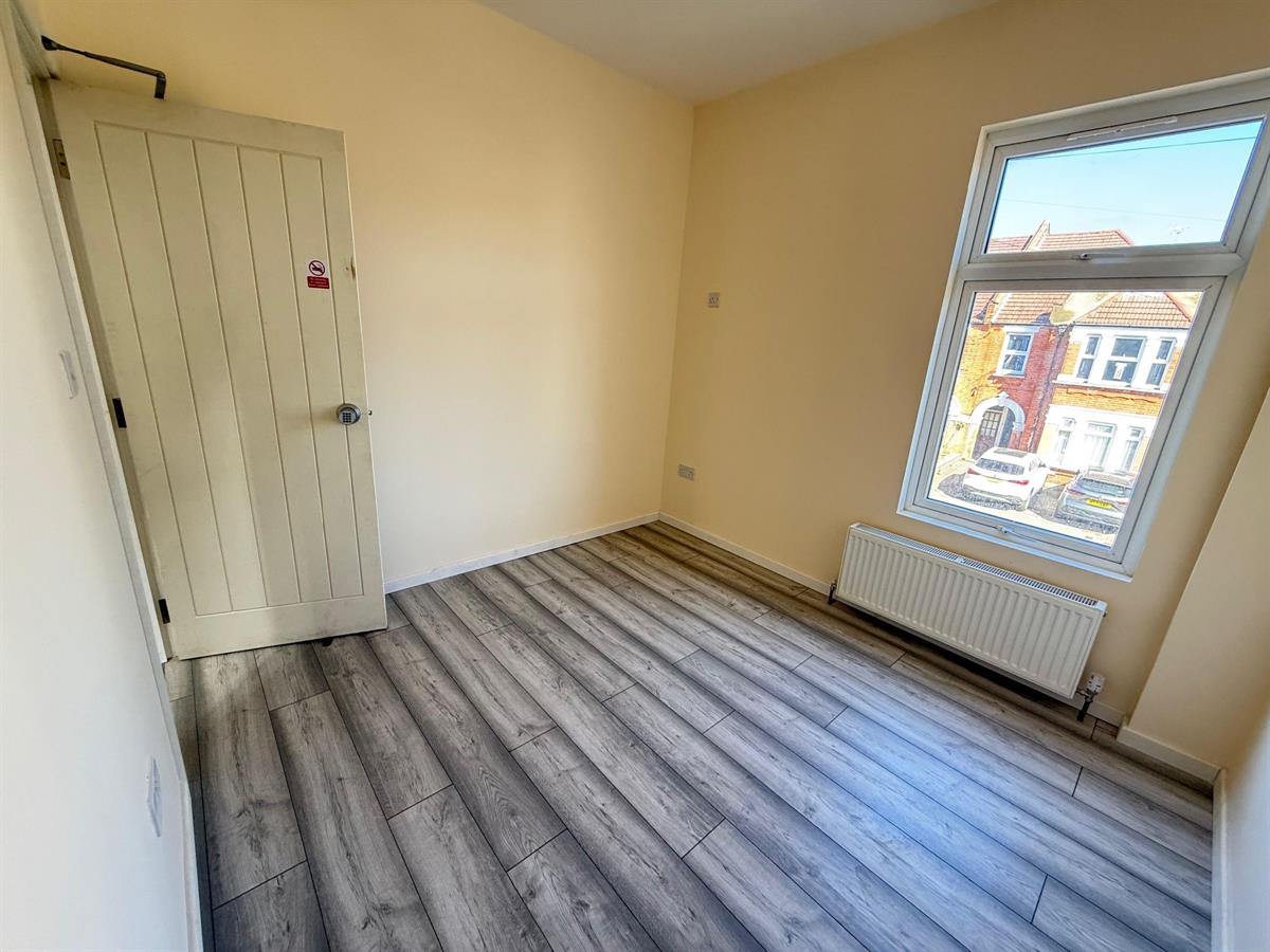 Room Welldon Crescent in Greater London