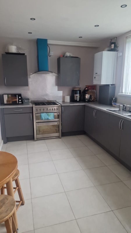 Room Humber Way in Slough
