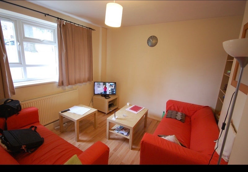 Room Westhouse Close in Greater London