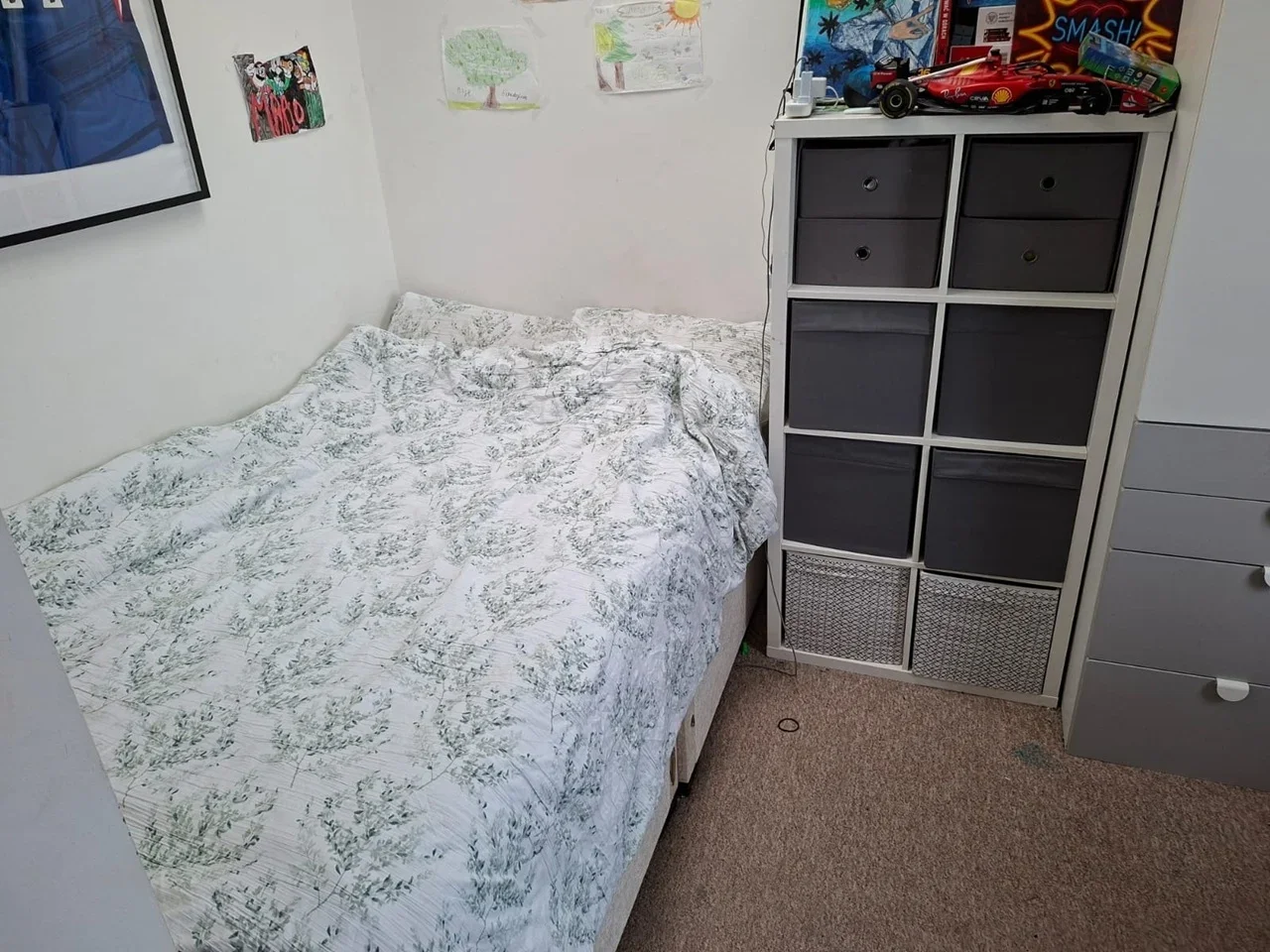 Flat Squires Lane in Greater London