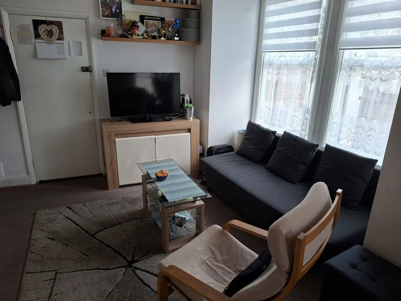 Flat Squires Lane in Greater London