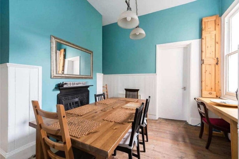 Room Lower Road in Greater London