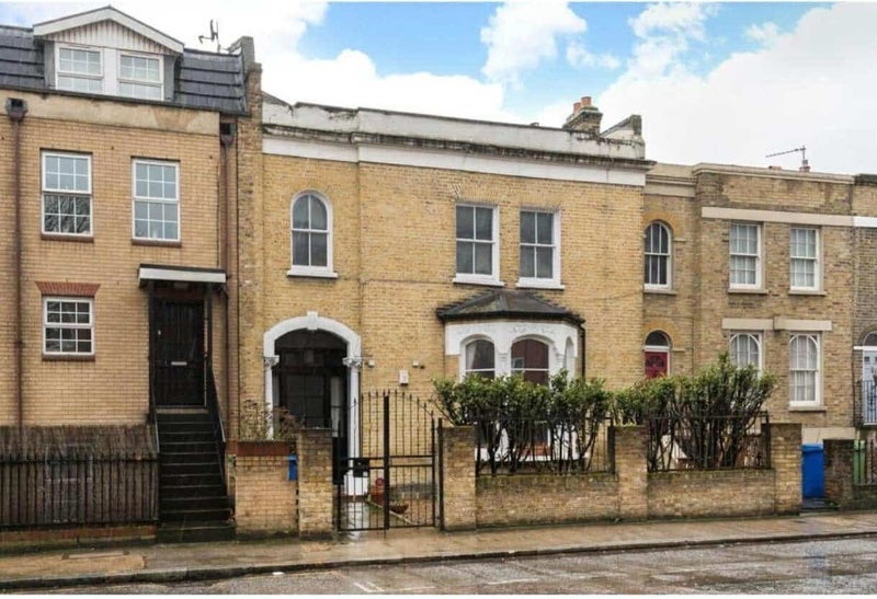 Room Lower Road in Greater London