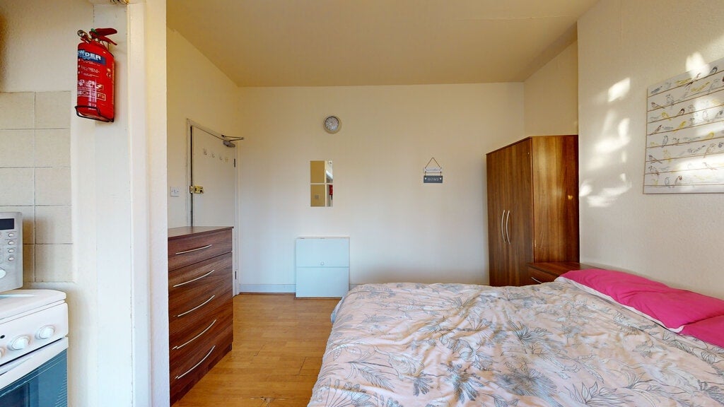 Room Anson Road in Greater London