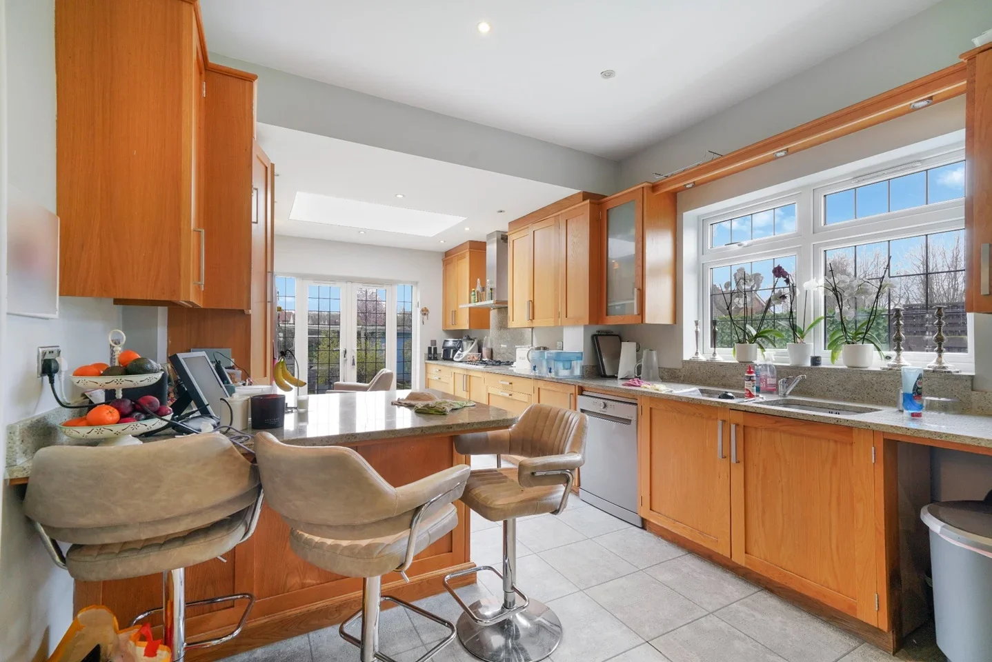 House Newcombe Park in Greater London