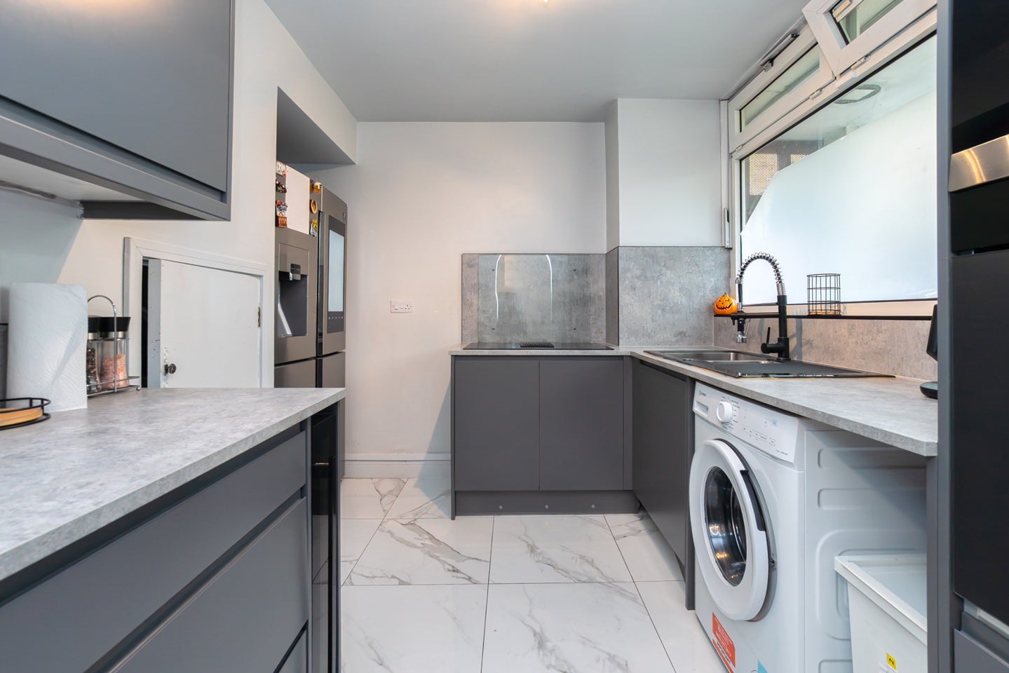 Flat Wyllen Close in Greater London