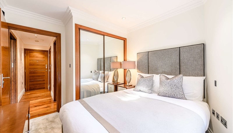 Flat Kensington Gardens Square in City of Westminster