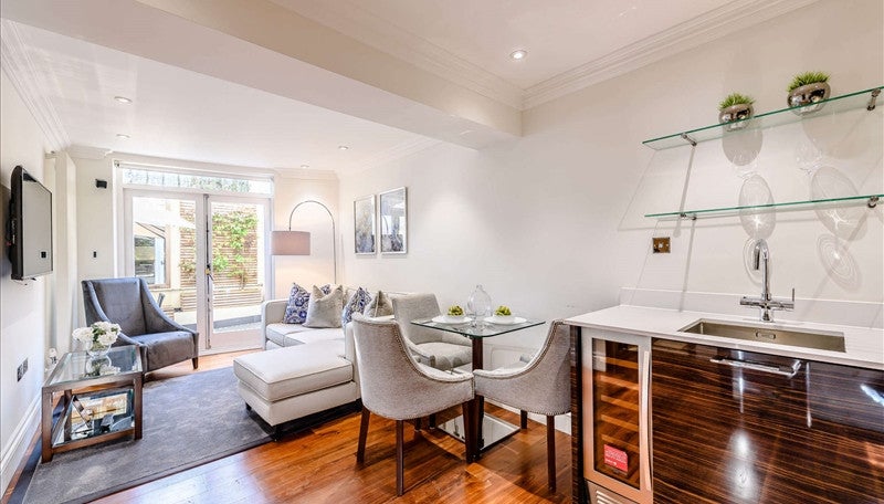Flat Kensington Gardens Square in City of Westminster