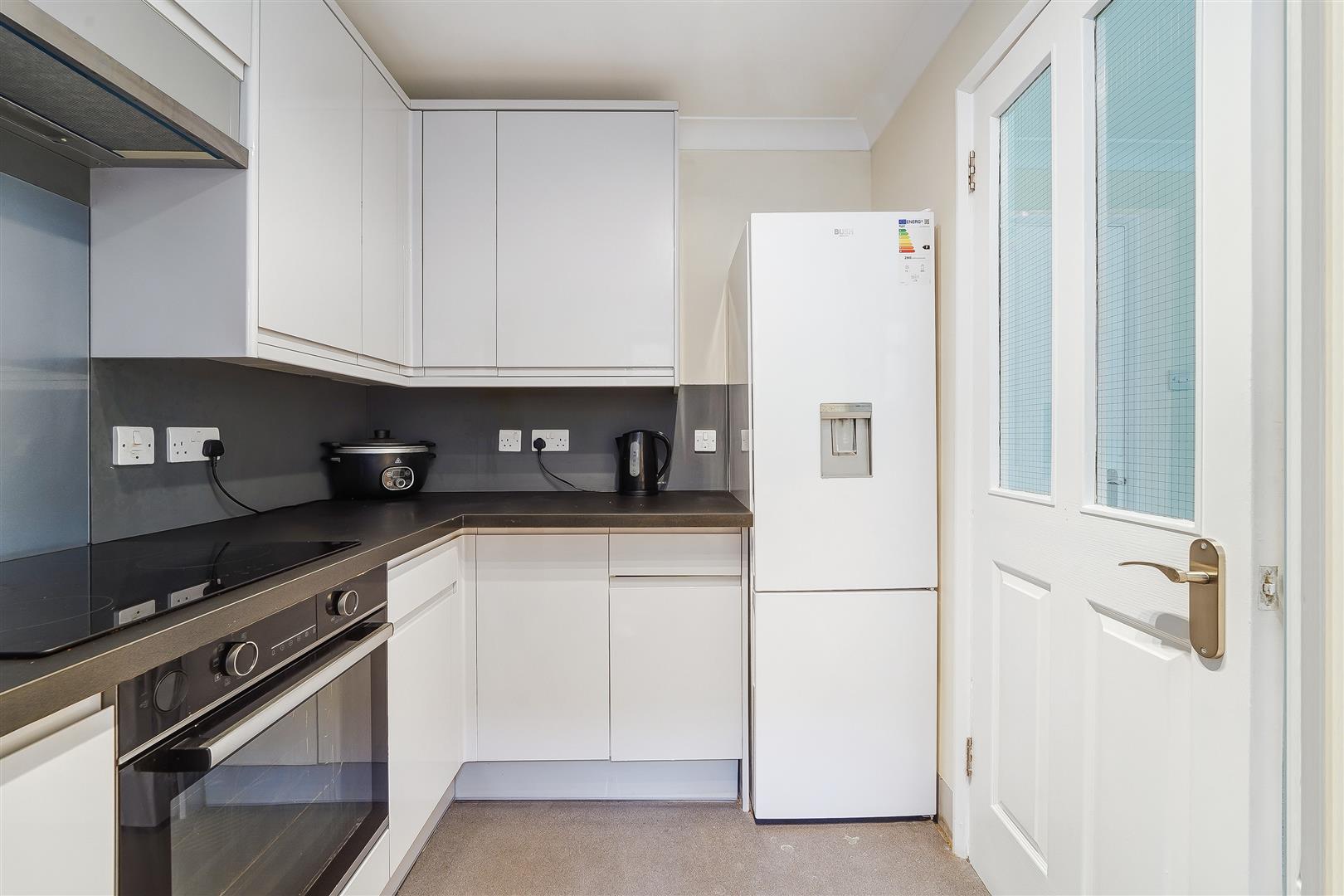 Flat Worcester Road in Greater London