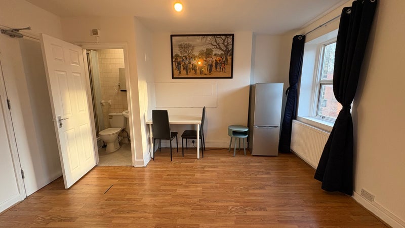 Room Osborn Street in Greater London