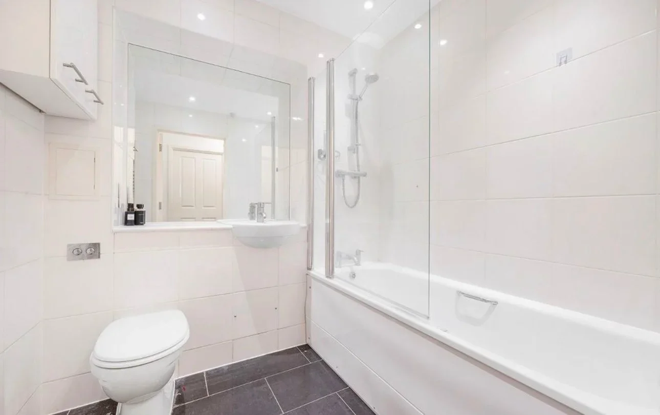 Room Brickfield Road in Greater London