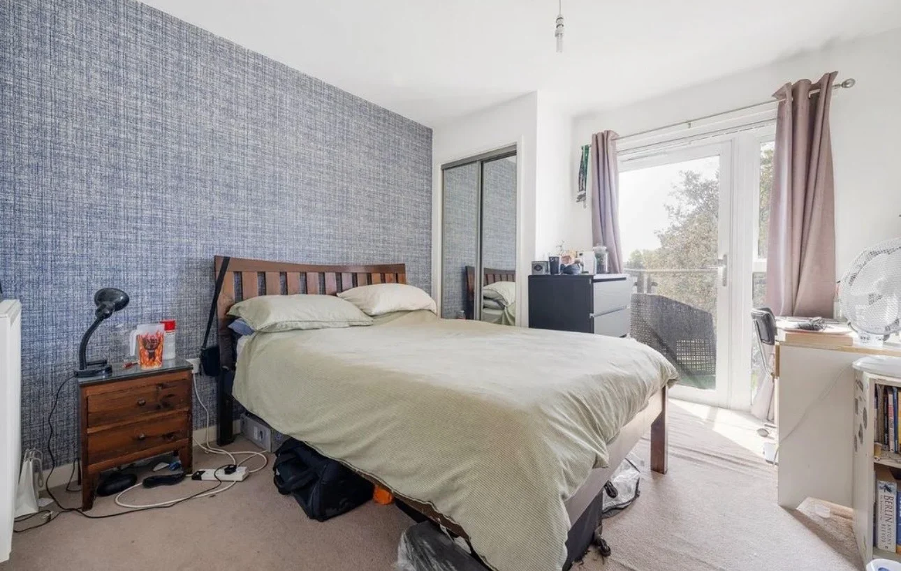 Room Brickfield Road in Greater London