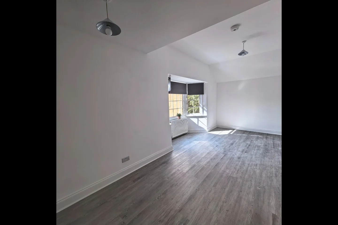 Flat Gemini Court in Greater London