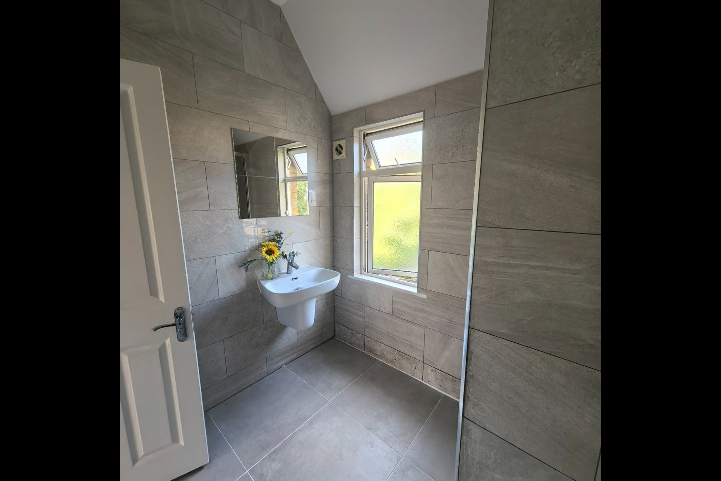Flat Gemini Court in Greater London