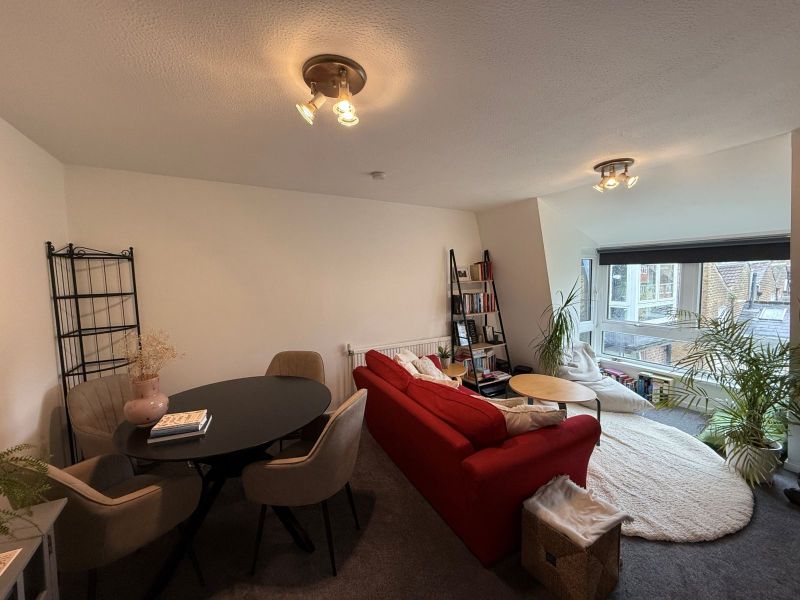 Flat Sussex Way in Greater London