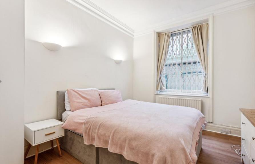 Flat Brendon Street in City of Westminster