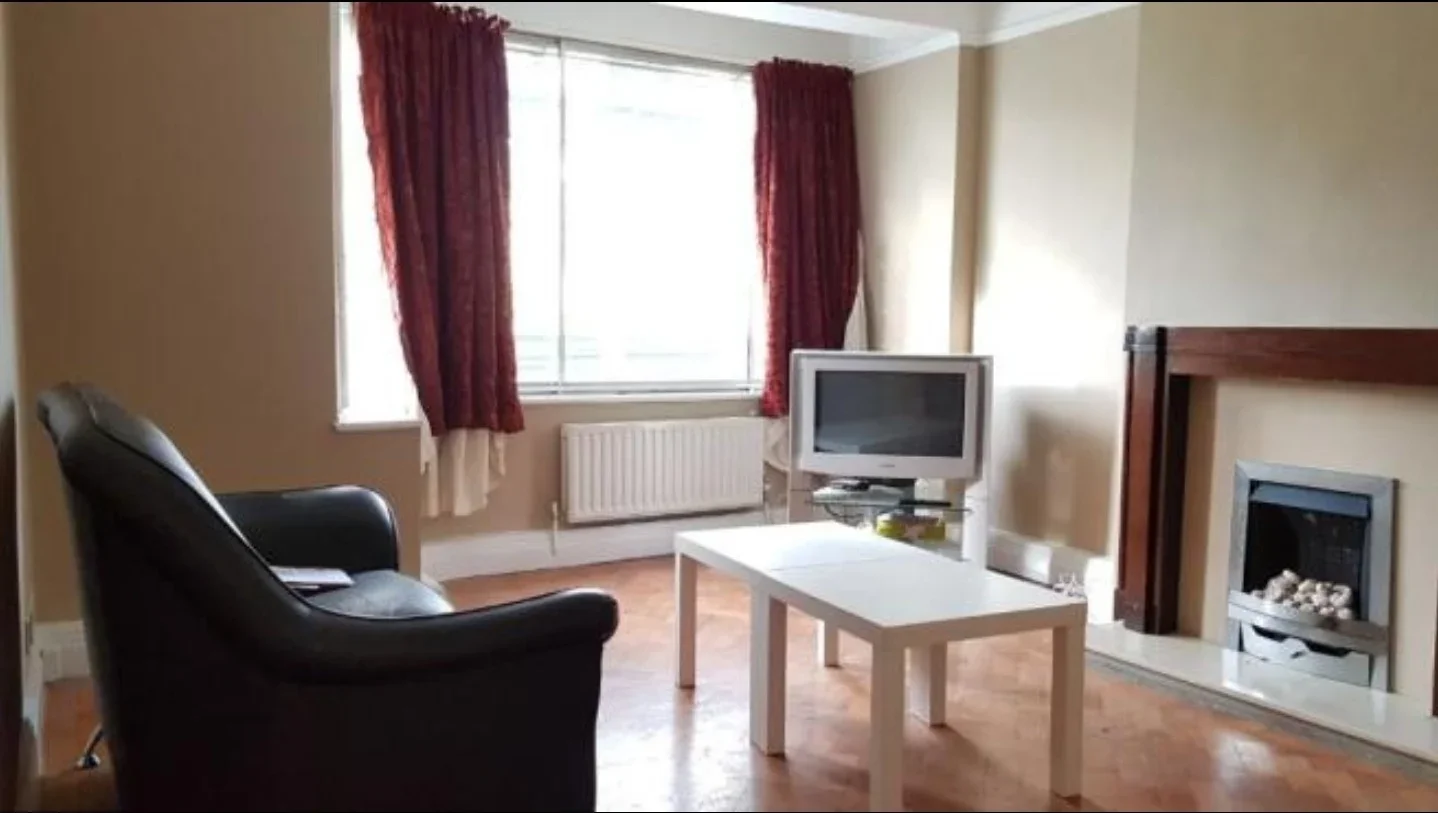 Flat The Ridings in Greater London