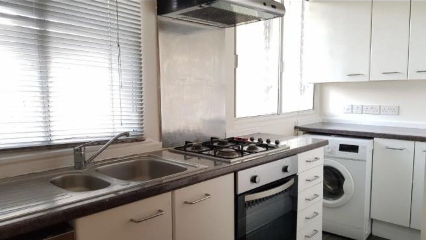 Flat The Ridings in Greater London